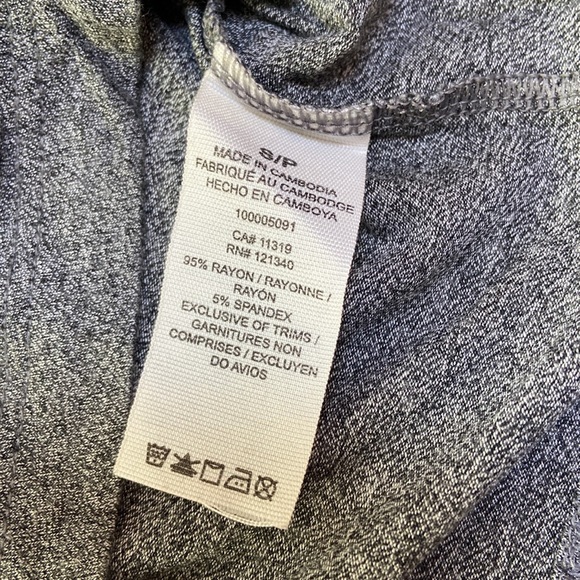 2/$15 Garage Crop Top T-shirt - Picture 4 of 4